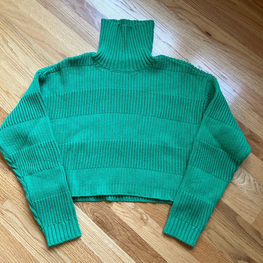 La Hearts Vibrant Green Knit Turtleneck Pullover Sweater Cropped